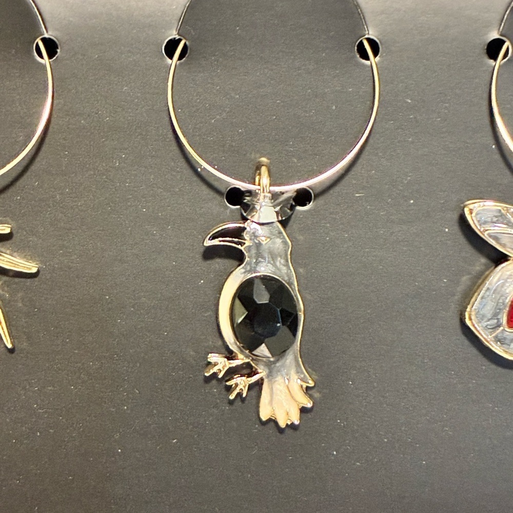 Anthropologie Set of 4 Wine Charms - Picture 8 of 9